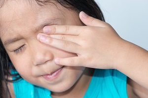 rubbing eye