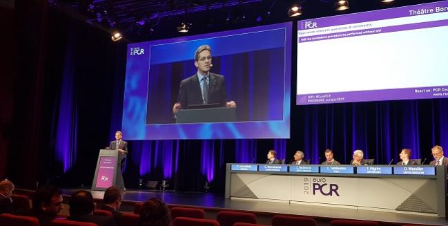 Valve Leaflet Scoring Device for Aortic Stenosis Clears Feasibility Hurdle