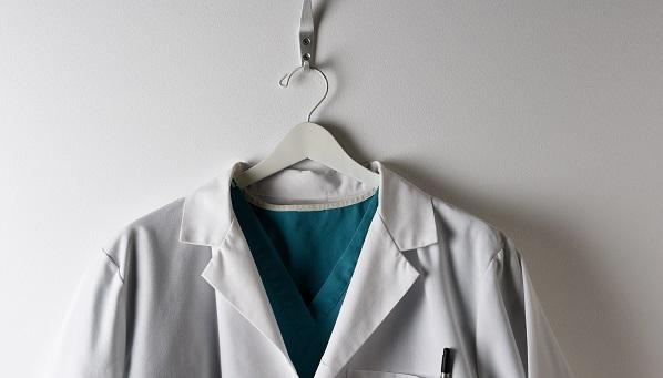 White Coat Beats Casuals in Patient Perceptions, With Gender Caveats