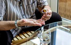 Apixaban Bests Rivaroxaban, Warfarin in Preventing VTE Recurrence and Bleeding 